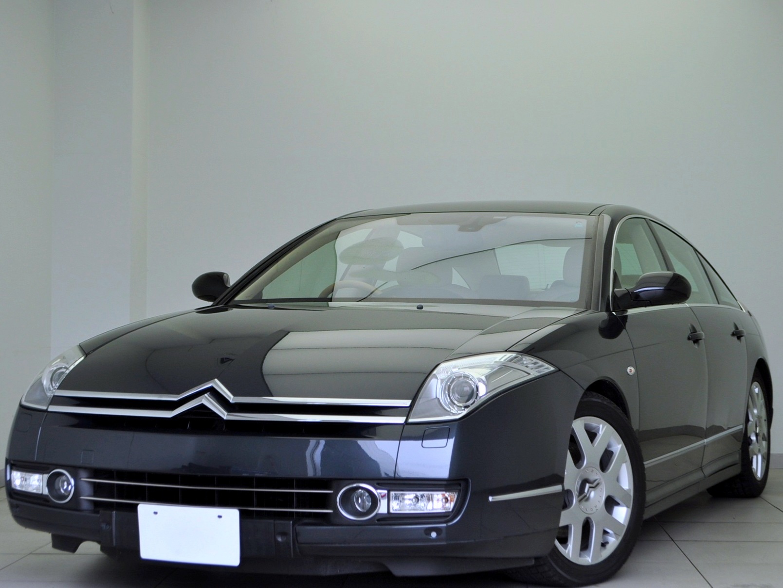 認定中古車　C6エクスクルーシブ　入庫致しました！